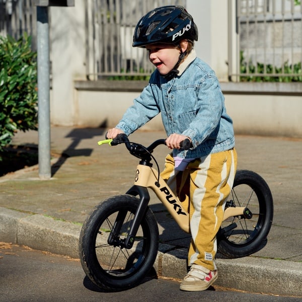 Laufrad, Fahrrad, Kinder, Helm, Denim-Jacke, 