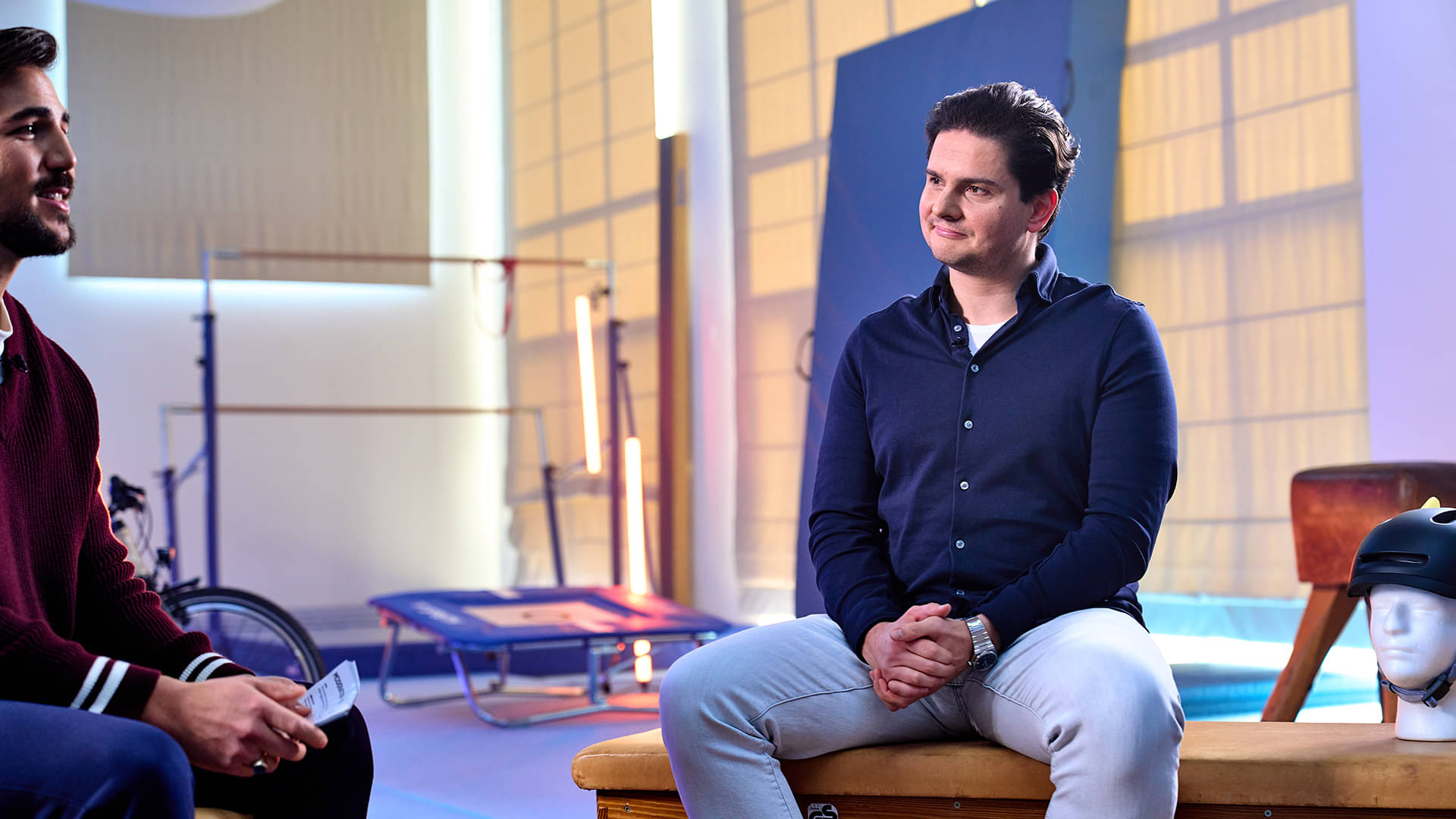 Mann, Freizeitshirt, blaues Hemd, Uhr, Studio-Set, 