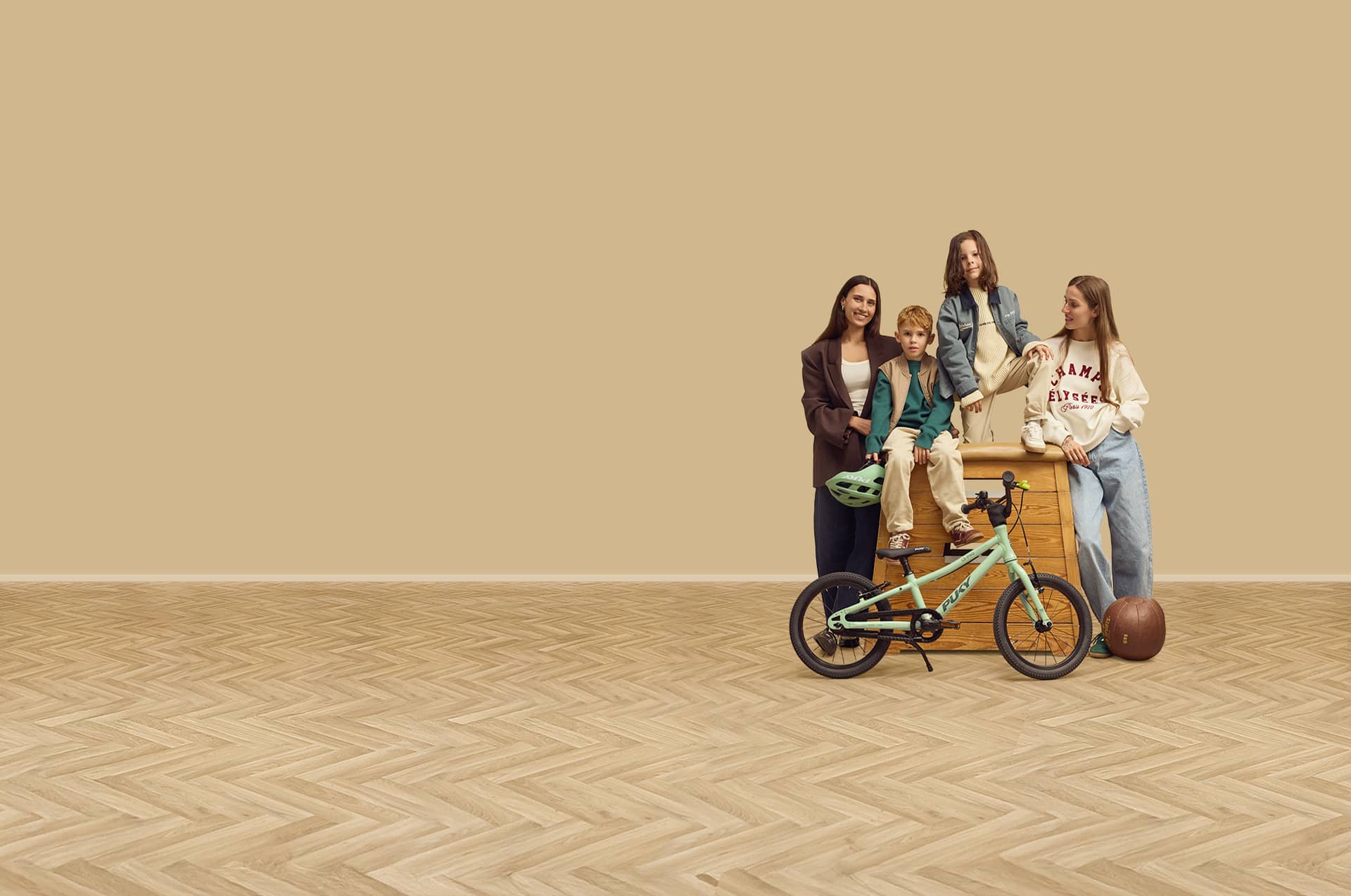 Basketball (Ball), Helm, Person, Fahrrad, Fußboden, 